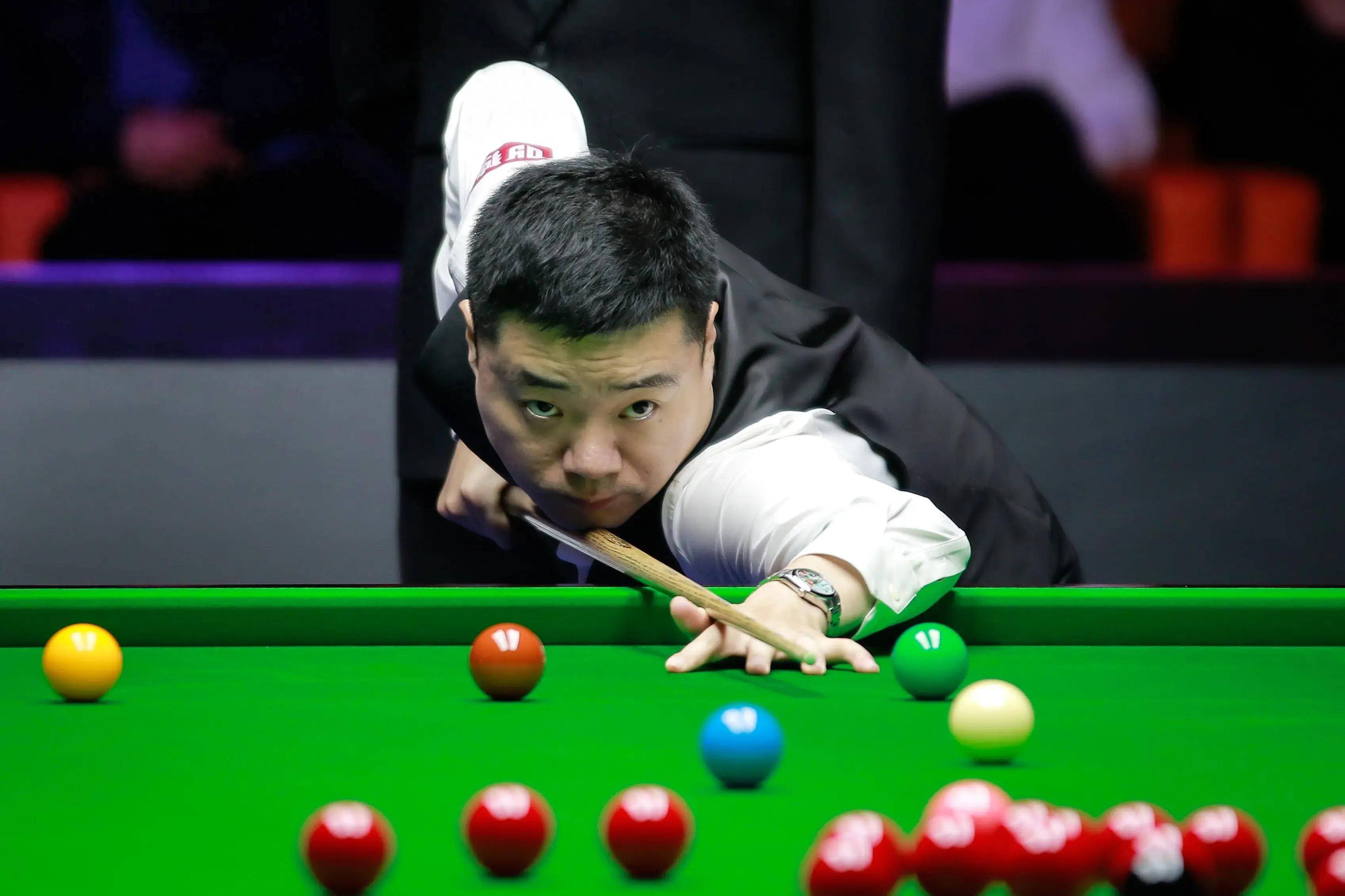 也在公开场 也在公开场