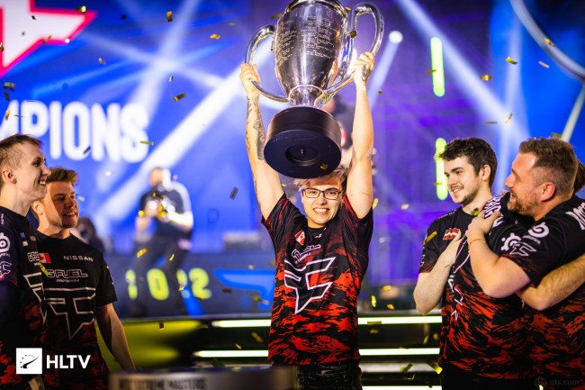 一名能前顶 一名能前顶